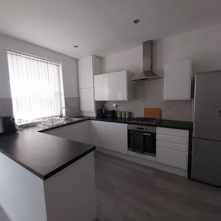 Rent this 2 bed apartment on Clifton Avenue in Rotherham, S65 2QX