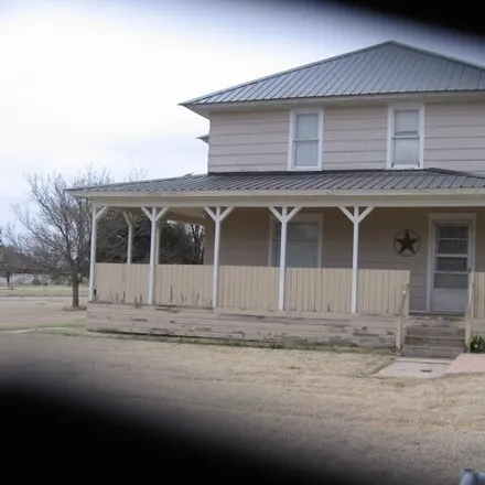 Buy this 4 bed house on 662 Crescent Drive in Ness City, KS 67560