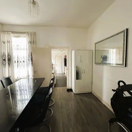 Image 3 - Gartmore Road, Seven Kings, London, IG3 9XQ, United Kingdom - Apartment for rent