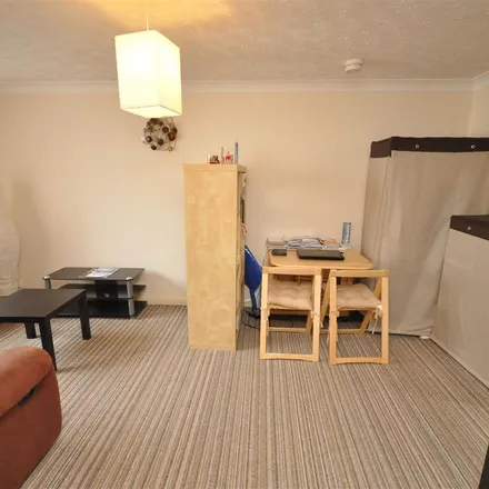 Image 3 - Charlotte Street, Royal Leamington Spa, CV31 3EB, United Kingdom - Apartment for rent