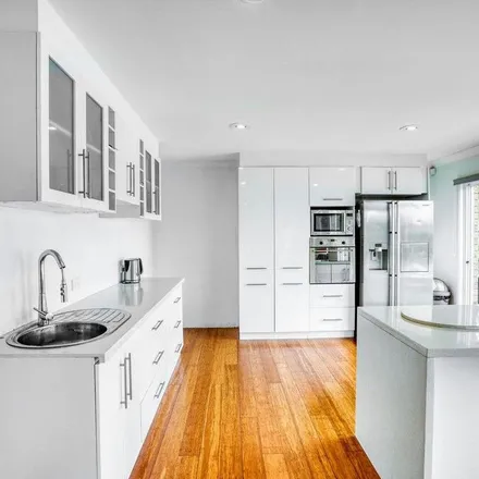 Image 2 - Flamingo Key, Broadbeach Waters QLD 4218, Australia - Apartment for rent