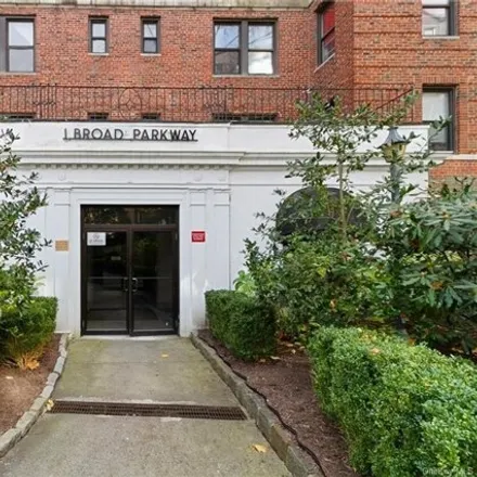 Image 3 - 1 Broad Parkway, City of White Plains, NY 10601, USA - Apartment for sale