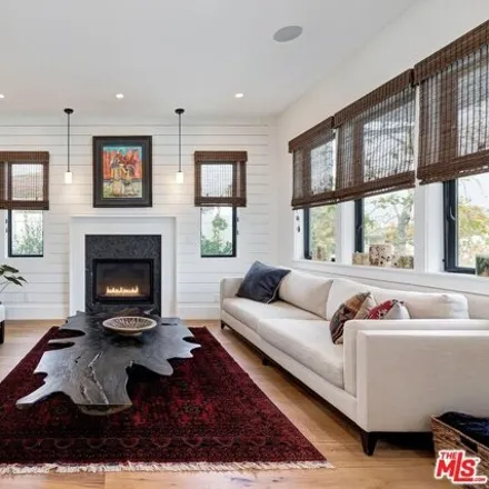 Image 1 - 3219 Mountain View Avenue, Los Angeles, CA 90066, USA - House for rent