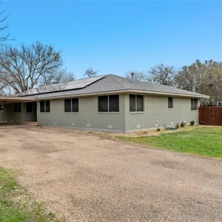 Image 1 - 431 East Roosevelt Avenue, Whitney, Hill County, TX 76692, USA - House for sale
