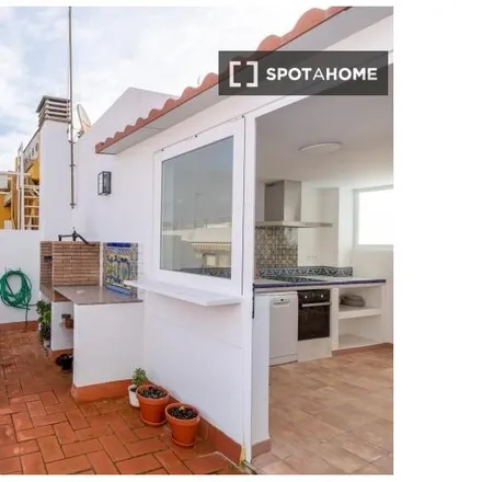 Image 2 - Airbnb, Calle Sánchez de Castro, 15, 41003 Seville, Spain - Apartment for rent