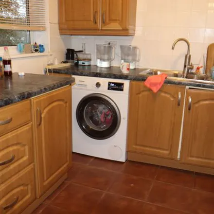 Rent this 2 bed apartment on Arden Place in Luton, LU2 7PP