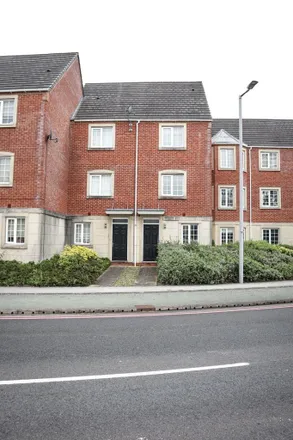 Rent this 4 bed townhouse on Columbus Avenue in Pear Tree Lane - Industrial Estate, Quarry Bank