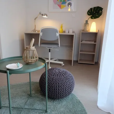 Rent this 1 bed apartment on Résidence Le Skating in Rue Jacques-Yves Cousteau, 33140 Villenave-d'Ornon