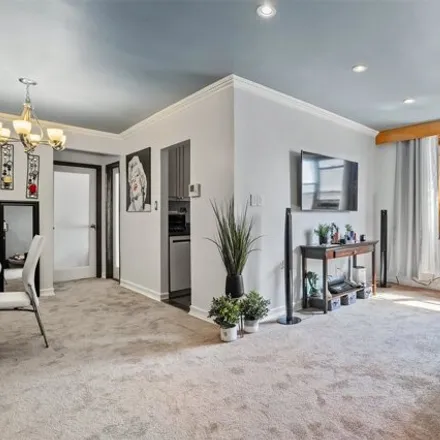 Image 1 - 32-22 92nd Street, New York, NY 11369, USA - Apartment for sale