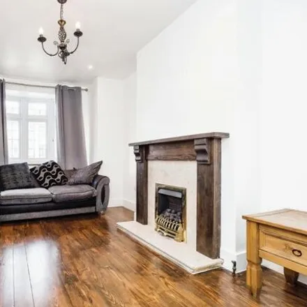 Image 2 - Mount Pleasant Road, London, RM5 3YL, United Kingdom - Townhouse for sale