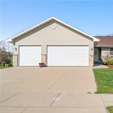 Buy this 4 bed house on Fawn Creek Golf Course in Dillon Court, Anamosa