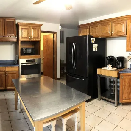 Rent this 5 bed house on Flippin in AR, 72634