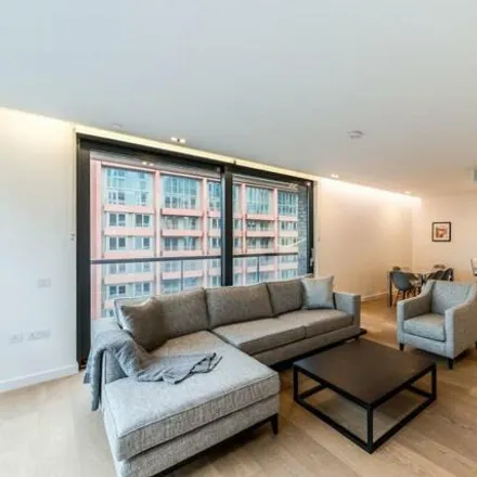 Rent this 3 bed apartment on Plimsoll Building in Canal Reach, London