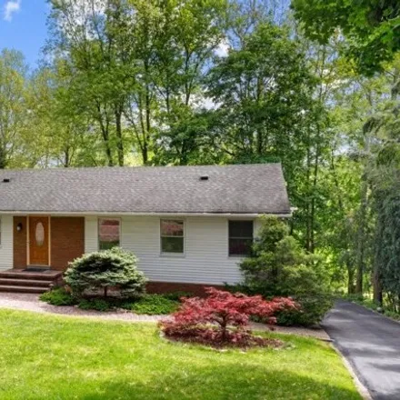 Buy this 3 bed house on 2 Amy Court in Woodcliff Lake, Bergen County