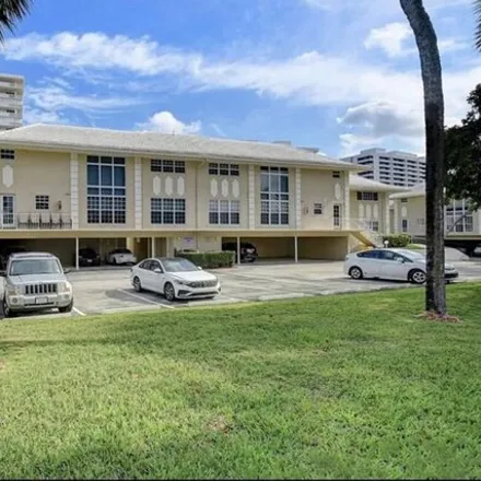 Rent this 2 bed condo on 1248 Banyan Road in Boca Raton, FL 33432