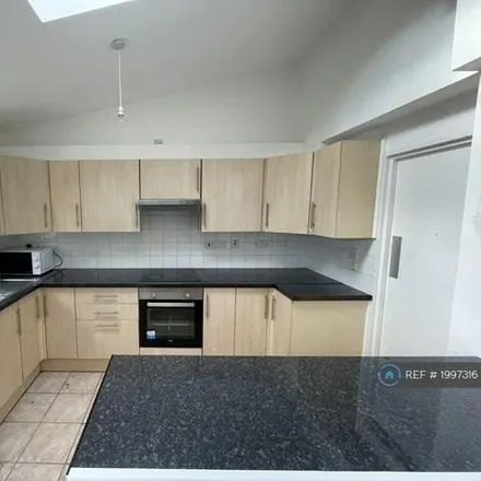 Image 3 - 5 Coldhams Grove, Cambridge, CB1 3HW, United Kingdom - Duplex for rent