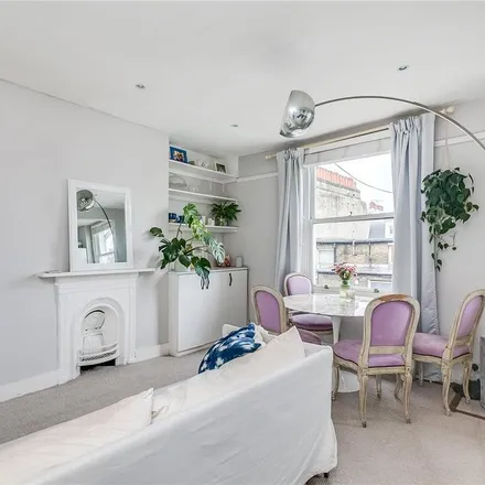 Rent this 2 bed apartment on Crookham Road in London, SW6 5HQ