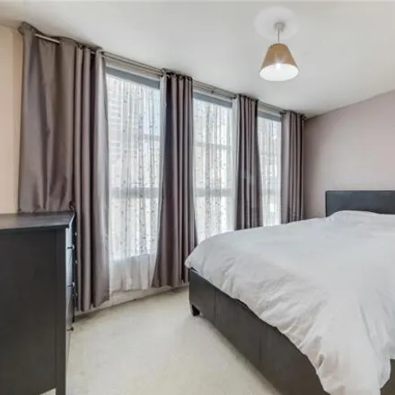 Image 3 - Nova Court East, 6 Yabsley Street, London, E14 9RX, United Kingdom - Apartment for sale