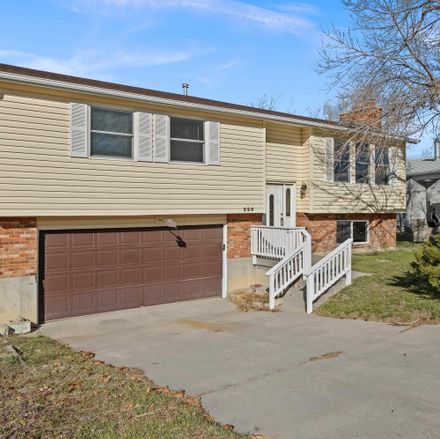 Rent this 3 bed house on Columbine Drive in Casper Mountain, Natrona County