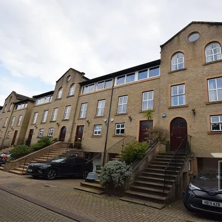 Rent this 4 bed townhouse on 2 Andes Close in Southampton, SO14 3HS