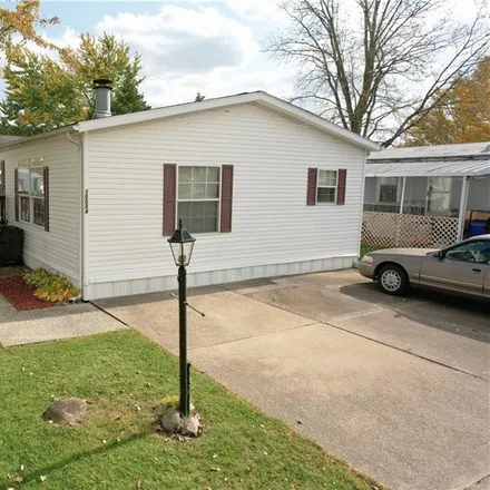 Image 2 - 10001 William Henry Drive, Streetsboro, OH 44241, USA - House for sale