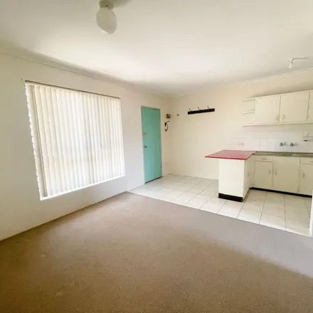 Image 8 - 5 Davison Street, Crestwood NSW 2620, Australia - Apartment for rent
