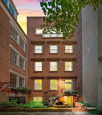 Image 2 - 48 Commerce Street, New York, NY 10014, USA - House for sale