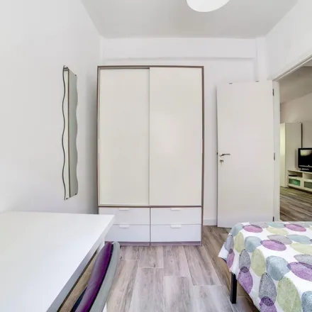 Rent this 3 bed apartment on Calle Viseo in 28025 Madrid, Spain