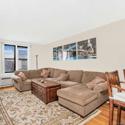 Image 2 - 6035 Broadway, New York, NY 10471, USA - Apartment for sale