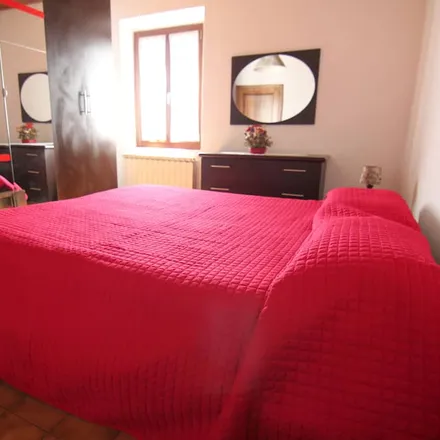 Rent this 3 bed apartment on 53035 Monteriggioni SI
