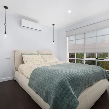 Image 4 - 29 Morshead Avenue, Mount Waverley VIC 3149, Australia - Apartment for rent