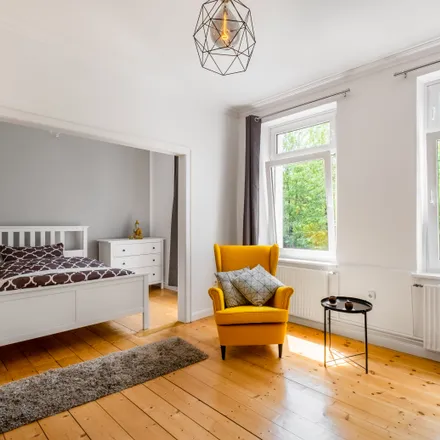 Rent this 5 bed apartment on Reeseberg 15 in 21079 Hamburg, Germany