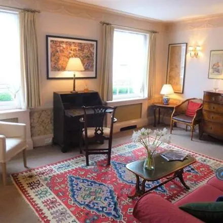 Rent this 2 bed room on 7 Upper Montagu Street in London, W1H 2AN