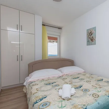 Image 4 - 21310 Grad Omiš, Croatia - Apartment for rent