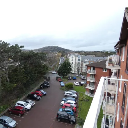 Image 9 - North Wales Expressway, Colwyn Bay, LL28 4BS, United Kingdom - Apartment for rent