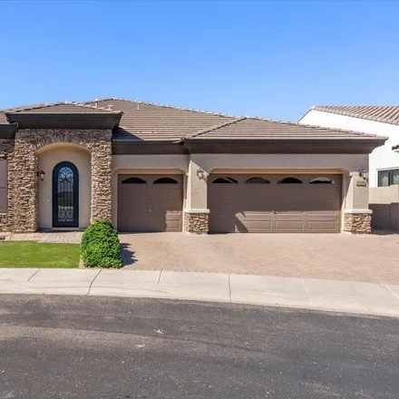 Buy this 4 bed house on 3338 North 34th Street in Phoenix, AZ 85018