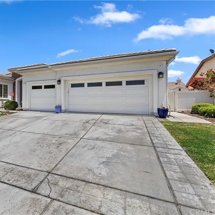 Image 2 - 10285 Cotoneaster Street, Apple Valley, CA 92308, USA - House for sale