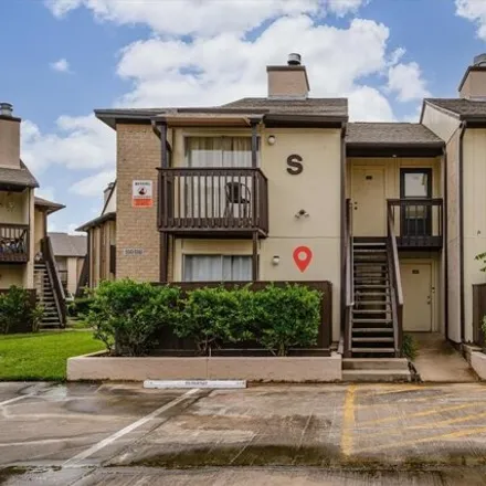 Buy this 1 bed condo on Saturn Lane in Clear Lake City, Houston