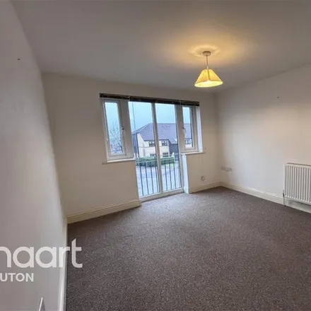 Rent this 1 bed apartment on Mulberry Close in Luton, LU1 1BX