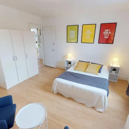 Rent this 3 bed apartment on 27 Rue des Postes in 59046 Lille, France