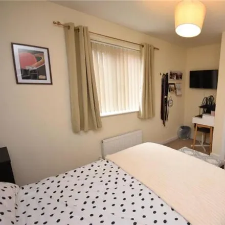 Image 6 - Nash Croft, Marston Green, B37 7FR, United Kingdom - Townhouse for sale