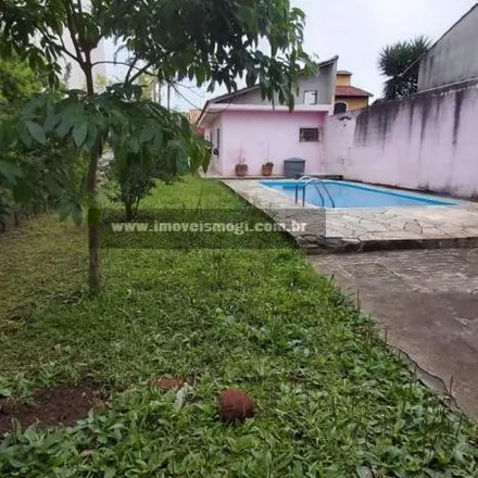 Buy this 3 bed house on Avenida Pedro Machado in Mogi Moderno, Mogi das Cruzes - SP