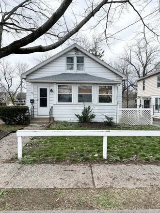 Buy this 2 bed house on 41 Whitney Street in East Hartford, CT 06118