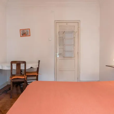 Rent this 5 bed apartment on Rua do Arco do Carvalhão in 1070-219 Lisbon, Portugal