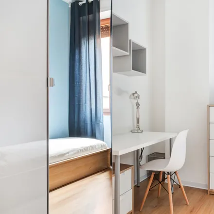 Rent this 5 bed room on Via Stromboli in 1, 20144 Milan MI