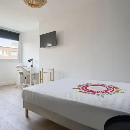 Rent this 1 bed apartment on 33 Rue Deschodt in 59037 Lille, France