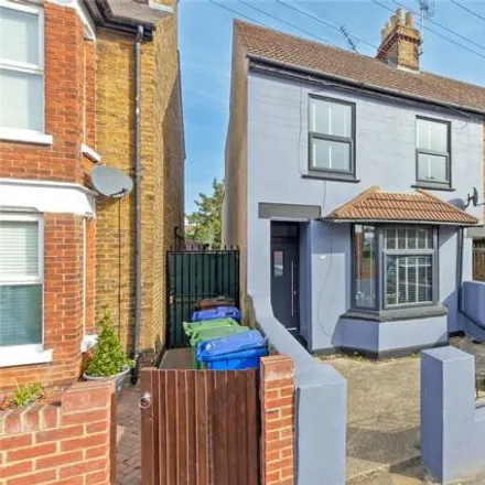 Buy this 3 bed house on 170 London Road in Sittingbourne, ME10 1NS