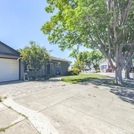 Image 2 - 601 Garin Ave, Hayward, California, 94544 - House for sale