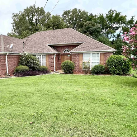 Buy this 3 bed house on 165 Maddox Drive in Jackson, TN 38305