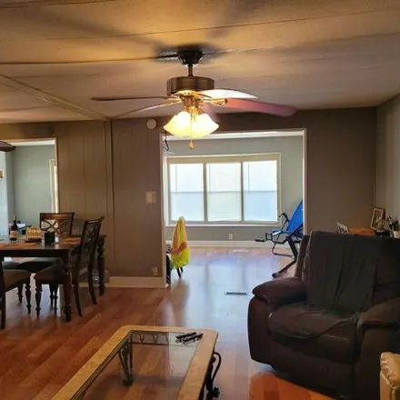 Buy this studio apartment on 6522 Horse Shoe Bend Court in Orange County, FL 32822